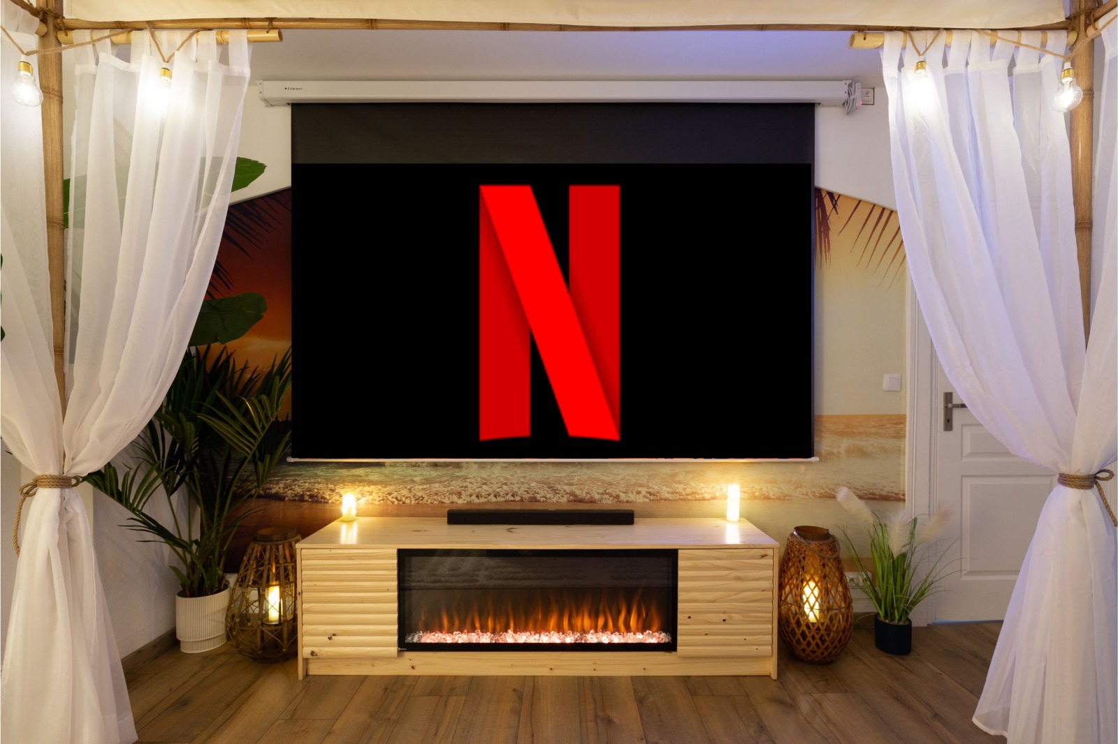 Un écran motorisé de vidéoprojection se cache devant le coucher de soleil ! Profitez-en pour regarder votre film préféré ou serie du moment !